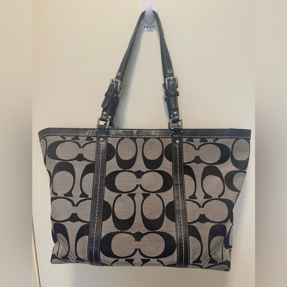 Coach Kyra Signature canvas Monogram Tote Bag ❤️‍🔥corner rubbing